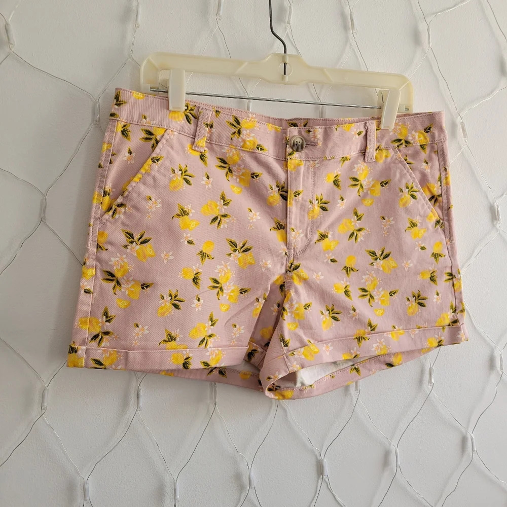 So Brand Cuffed Shorts with Lemon Print / Pink & Yellow / Juniors Size 13